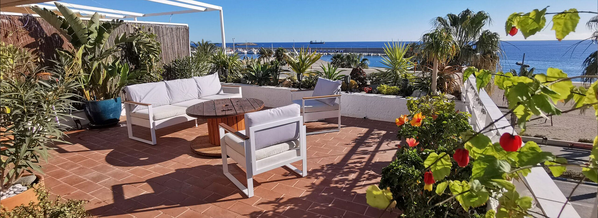 Amplia terraza frente al mar - Carboneras apartamentos en alquiler